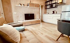 Cherry Deluxe Apartment